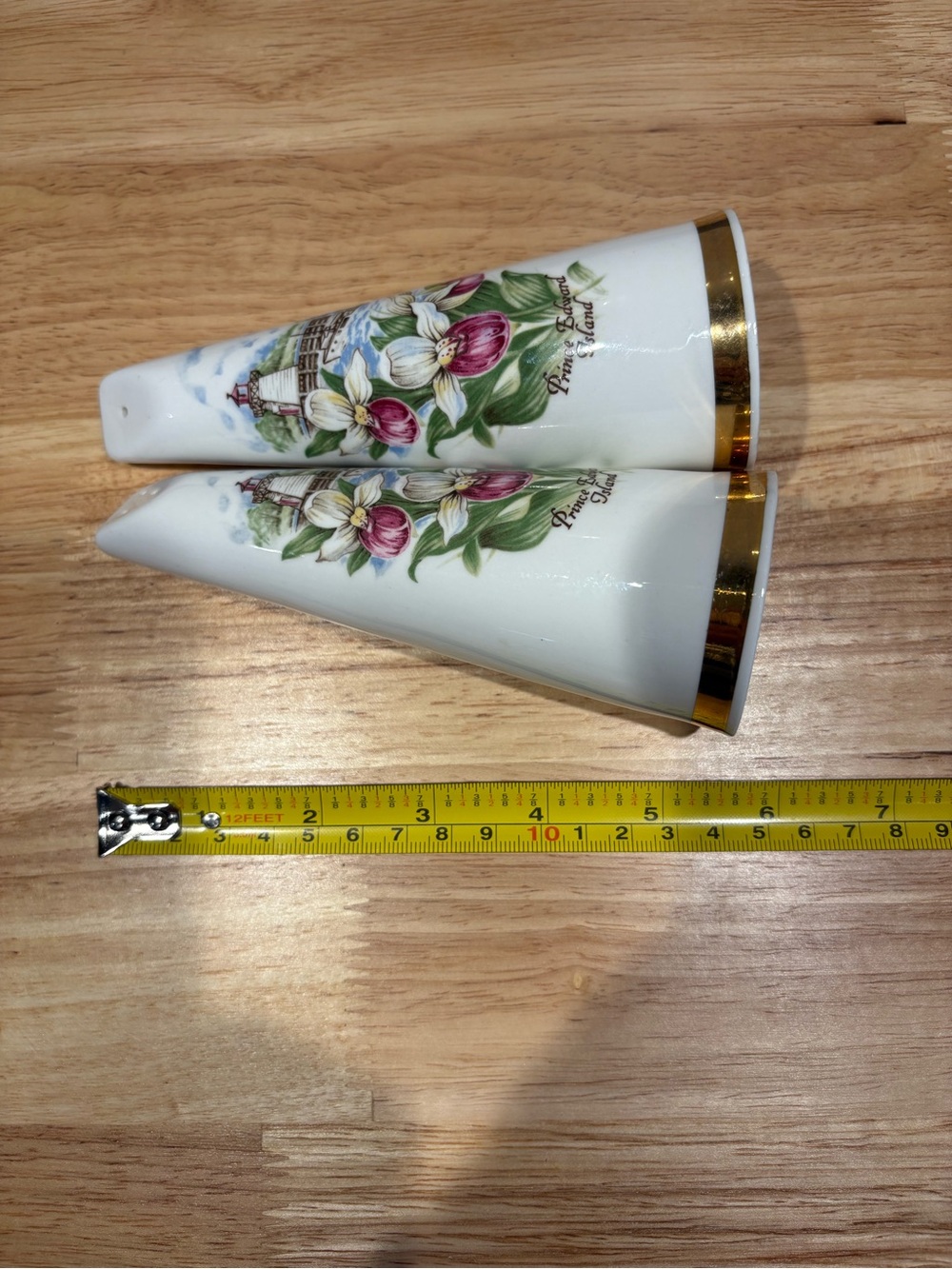Vintage Sandford Fine Bone China
Prince Edward Island Salt & Pepper Shakers - Picture 8 of 8